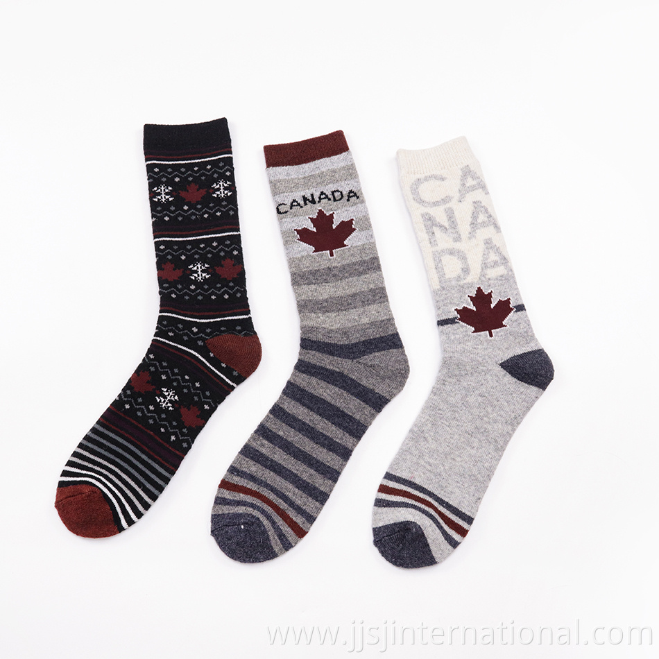 autumn and winter maple leaf pattern cotton socks